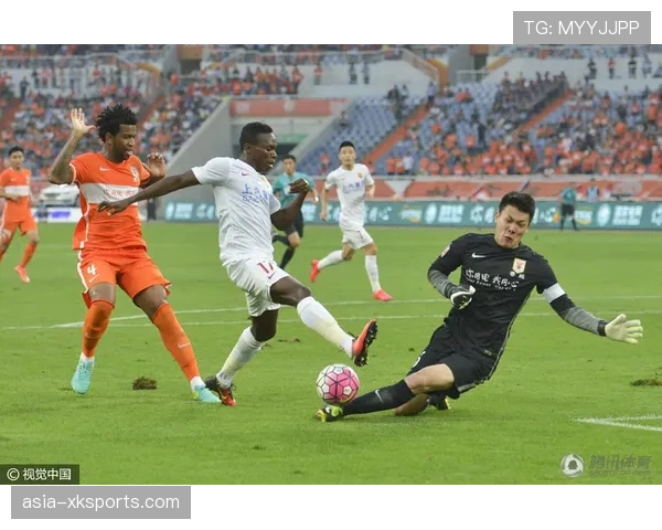 “里昂0-0闷平兰斯,连续四轮联赛未能取胜” “里昂0-0闷平兰斯,连续四轮联赛未能取胜”